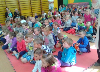 Przedszkolaki z wizytą w szkole.