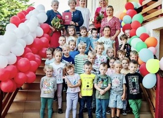 Podziękowanie za współpracę i przywitanie.