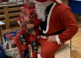 Mikołaj, Mikulas, Santa Claus, Санта Клаус lub Nikolaus.